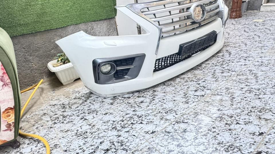 سلام عليكم 
غراض لكزز موديل 10 
بنيد بي قليل رش صبغ سعر 4$
جاملغات بيهن بالبدايه صبغ سعر 4$
دعامية اماميه كامله كامره وماطورات الزركات وحساسات وبروجكترات كل ملحقاتها سعر 5 $
دعاميه خلفيه مع كافه ملحقاتها سعر 3$
لايتات اماميه سعر4$
بك لايتات 100$
وبيهن مجال 
الاتصال 
***********
***********
