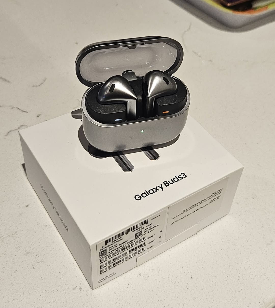 سماعات سامسونك (Galaxy Buds 3) مستعملة لمدة 3 اشهر. 

السعر 100 الف 

***********

الموقع: بغداد الكرادة
