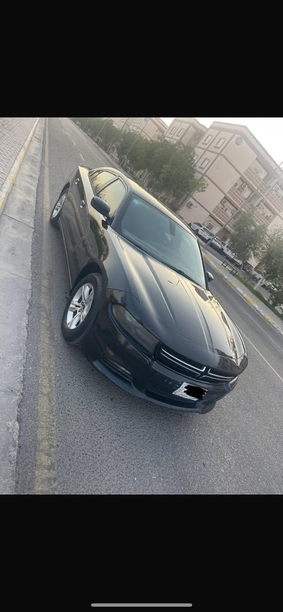 السلام عليكم
مديل ٢٠١٦

بلاديه بيه ضربه خفيفه بالايت اليسر شوي مطخوخ الجاملق والبنيد وراجع ع البارد 

بالاضافه بيه طخات واضحه بالسونار بسيطه جدا 

سياره مبيه شي مكينه كير كلشي مرايدله 

فقد حداده صارلي فتره ممبدله 

السياره بسمي 

السعر ١٧٥
***********
