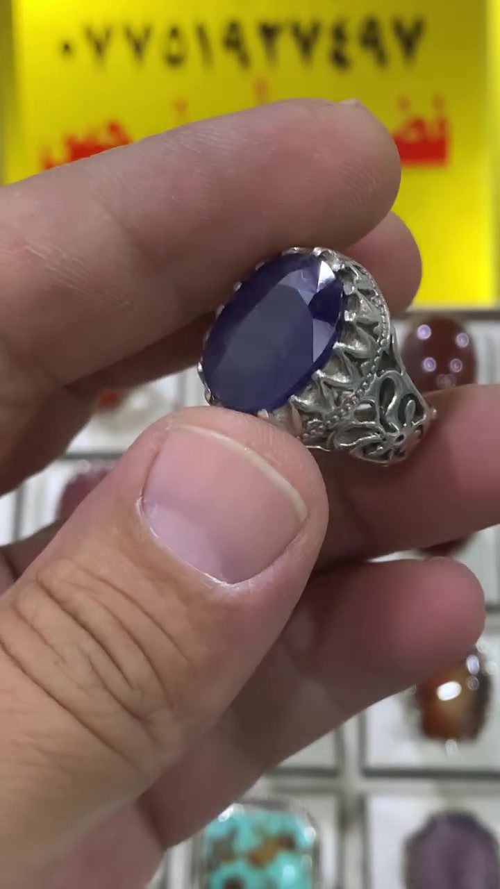 خاتم زفير افريقي جميل جدا فضه 925 التفاصيل داخل الفيديو للاستفسار واتساب *********** فضيات ابو نرجس الياسري يوجد توصيل لجميع المحافظات
