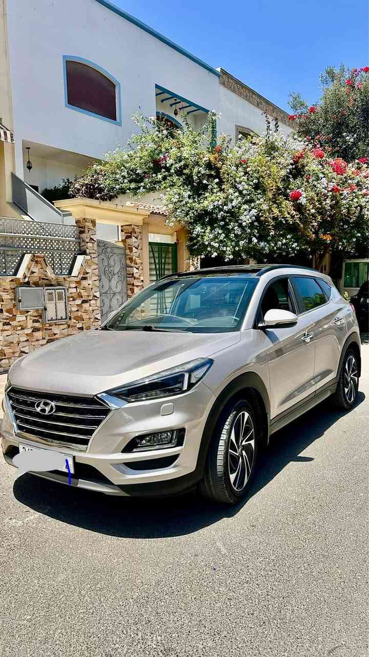 Hyundai Tucson model fin 2019 kilométrage 48 pour plus d’informations contactez moi sur 
 0602729722


**إذا كنت صاحب هذا الإعلان وتريد حذفه لأي سبب، رجاءا أرسل رسالة إلى الدعم الفني**