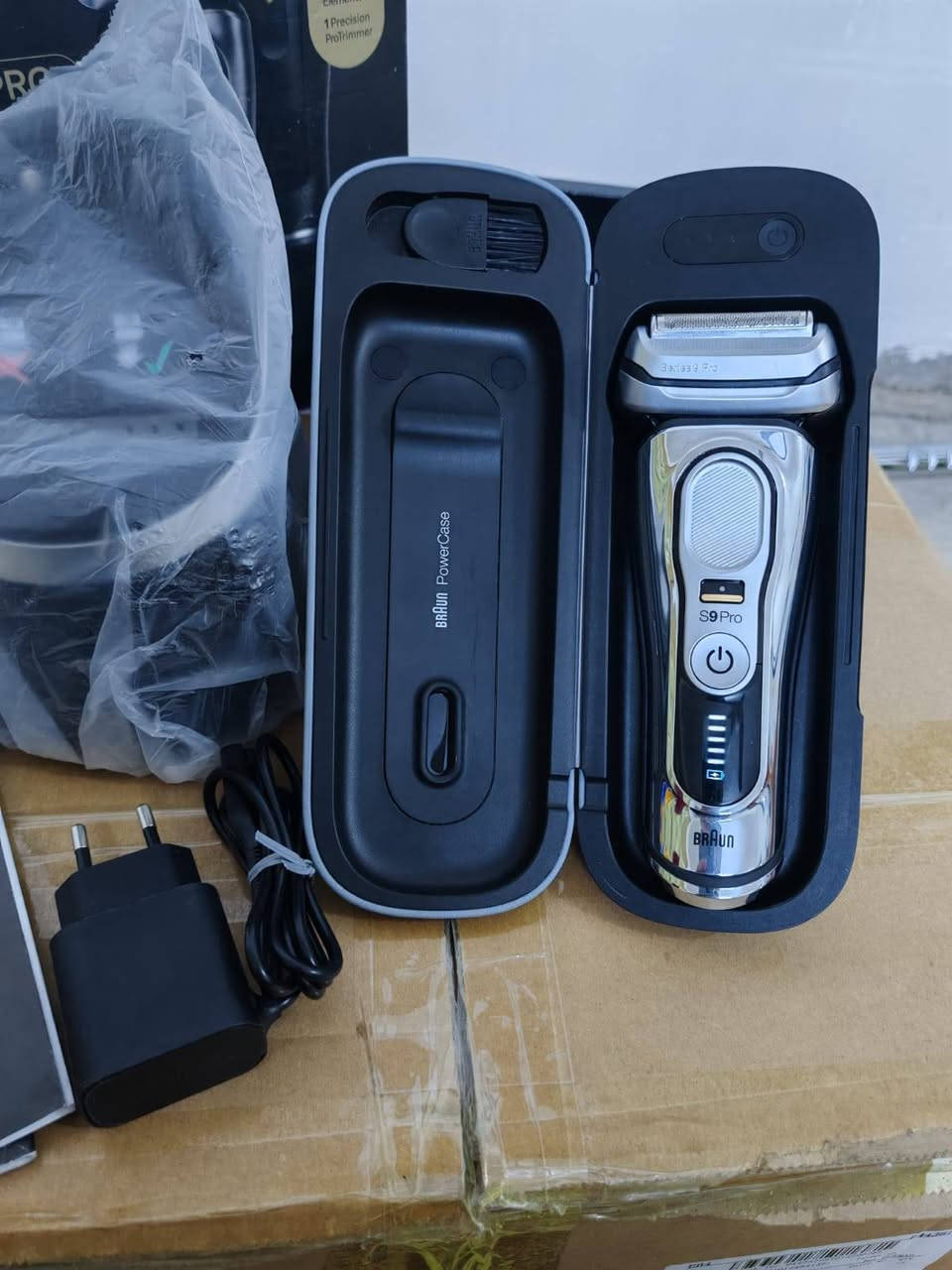 مكينه براون سيريس٩ برو ألماني اصلي مع شاحن طوارئ باور بانك  كامله غير مستخدمه


**إذا كنت صاحب هذا الإعلان وتريد حذفه لأي سبب، رجاءا أرسل رسالة إلى الدعم الفني**