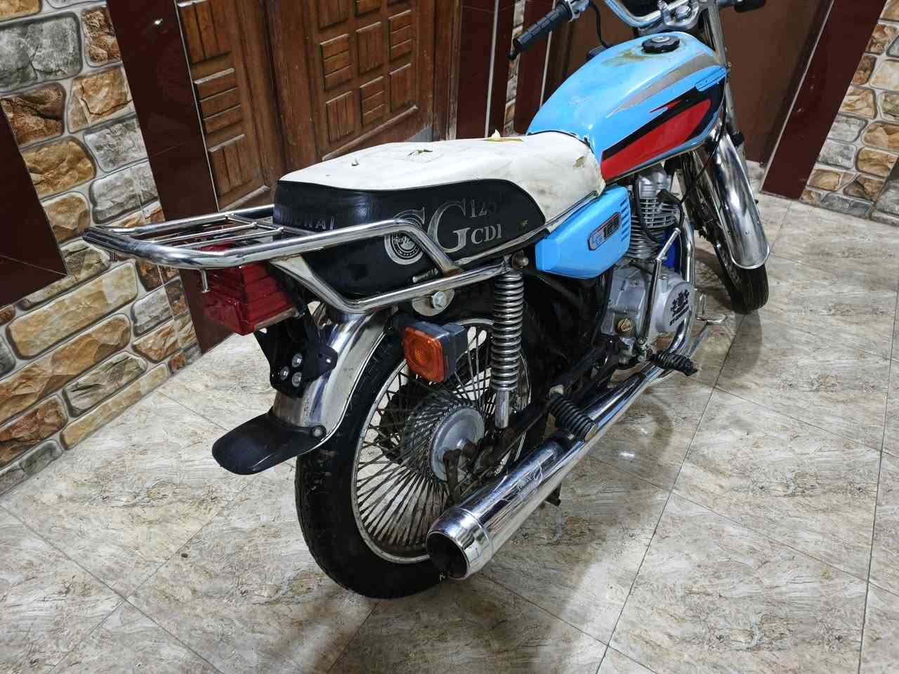 دراجه موديل 2019
السعر ب350 وبيه مجال 
محاويل ناحيه لامام 
‏‪***********‬‏
