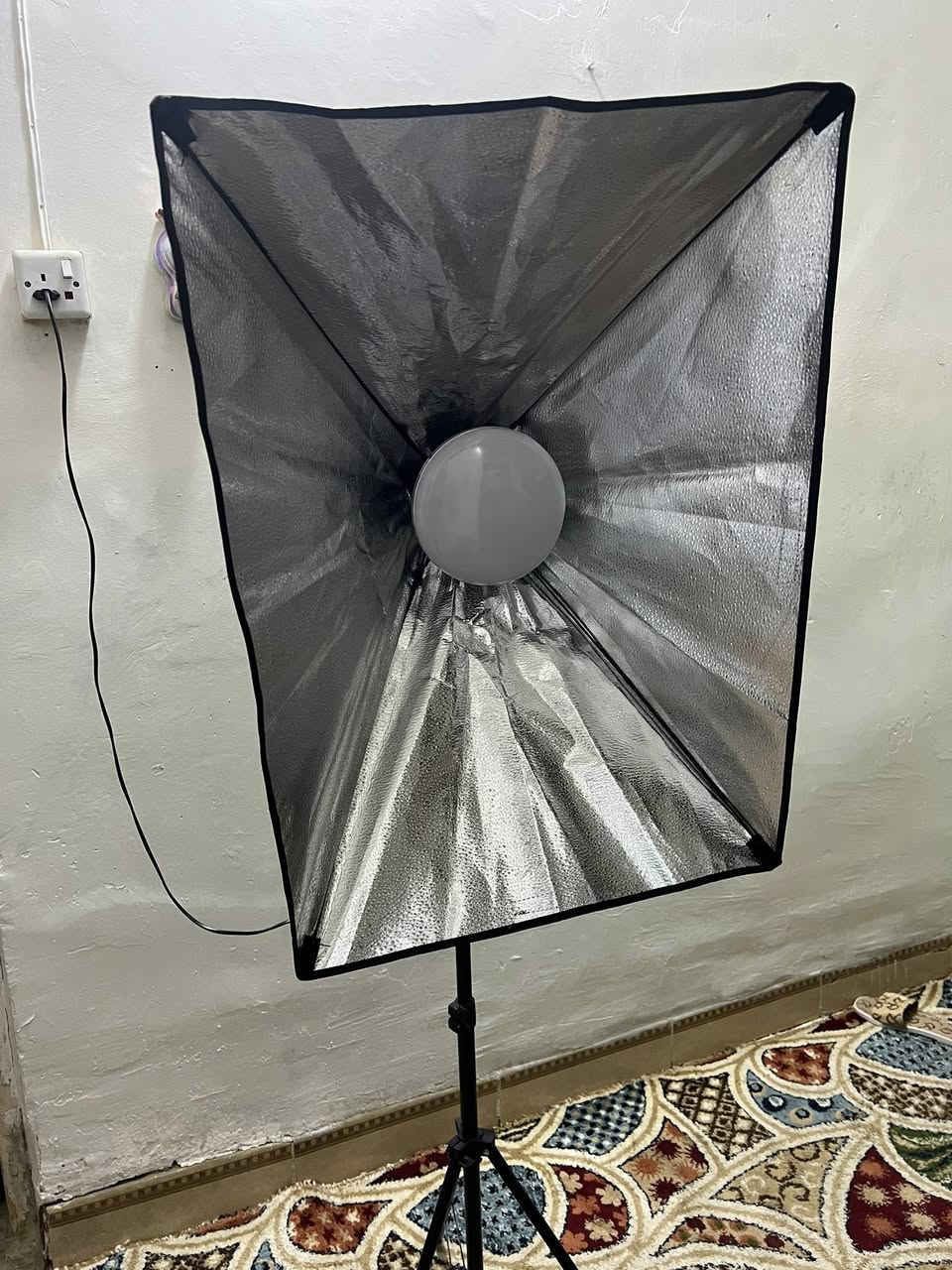 السلام عليكم
سوفت بوكس مستعمل جداً قليل 
3 ألوان مع التحكم بقوة الأضاءة
أبيض 
ثلجي 
شمسي 
قوة الأضاءة 150 واط 
ماخذة جديد بـ65
أبيعة ب45 
غراضة كلها كاملة


**إذا كنت صاحب هذا الإعلان وتريد حذفه لأي سبب، رجاءا أرسل رسالة إلى الدعم الفني**