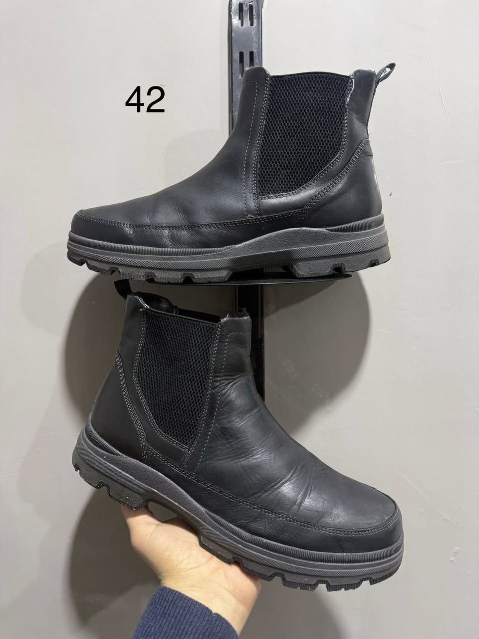 اهلا شباب❤️
توفر حذاء اوربي اصلي🔥
القياس موجود داخل آلصوره 🖼️
الأستفسار مراسلة البيج ***********
يتوفر توصيل 🚎
