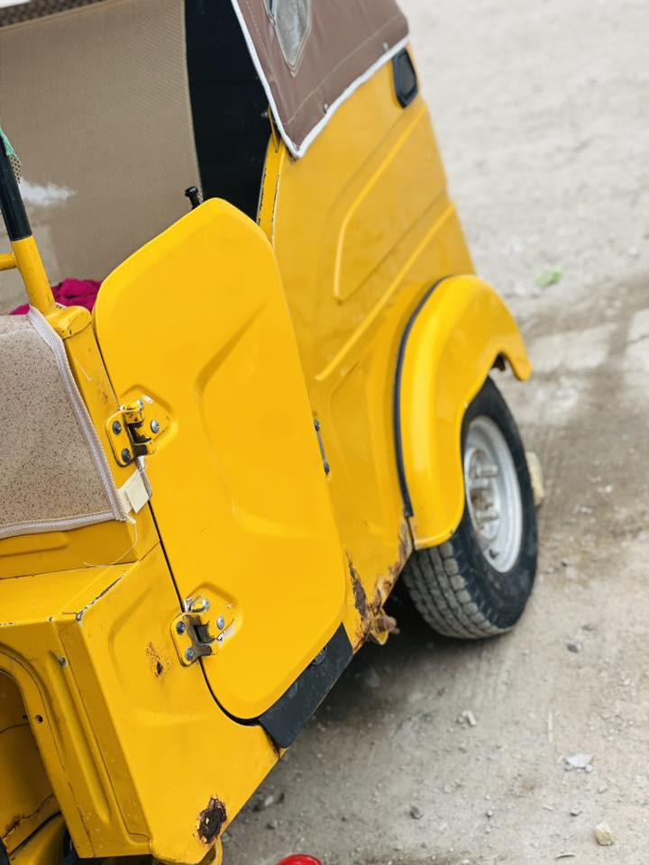 تكتك للبيع موديل 21شهر 4كفاله عامه كشره ومكينه  عده  خياسات بسيطات جداً موضحات بلصور  رقم وسنويه مكان تكتك مسيان ابو رمانه 
شراي يتصل *********** سعر 7600
