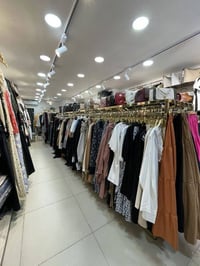 محتاج مديره او مدير علا الموضفين في مجمع ملابس الي حاب يباشر يراسلني و...