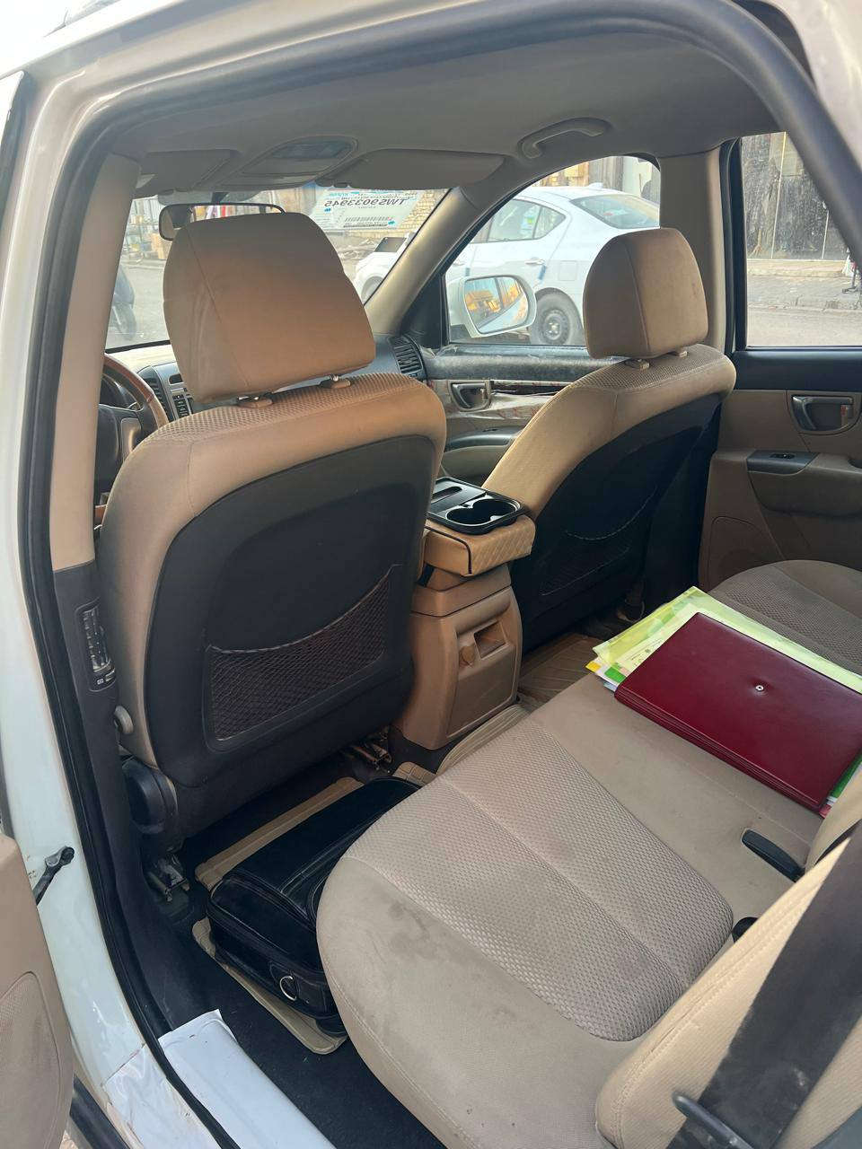 السلام عليكم
هونداي سنتافيا  موديل 2012 الشركة العامه 
رقم بغداد بسمي تحويل ثاني يوم
 السياره مكفولة ماعدا الدعاميات

مكينه 6سلندر 3.5 
ثلاث قطع تبريد
ويل كل
حساس خلفي
تخم تاير جديد صدر امامي خلفي جديد السيارة عليهه ادامه كامل مانقصهه أي شي 
 مكان السياره النجف الأشرف السعر (165) وبيه مجال 
إستفسار اكثر اتصل على الرقم 
***********
