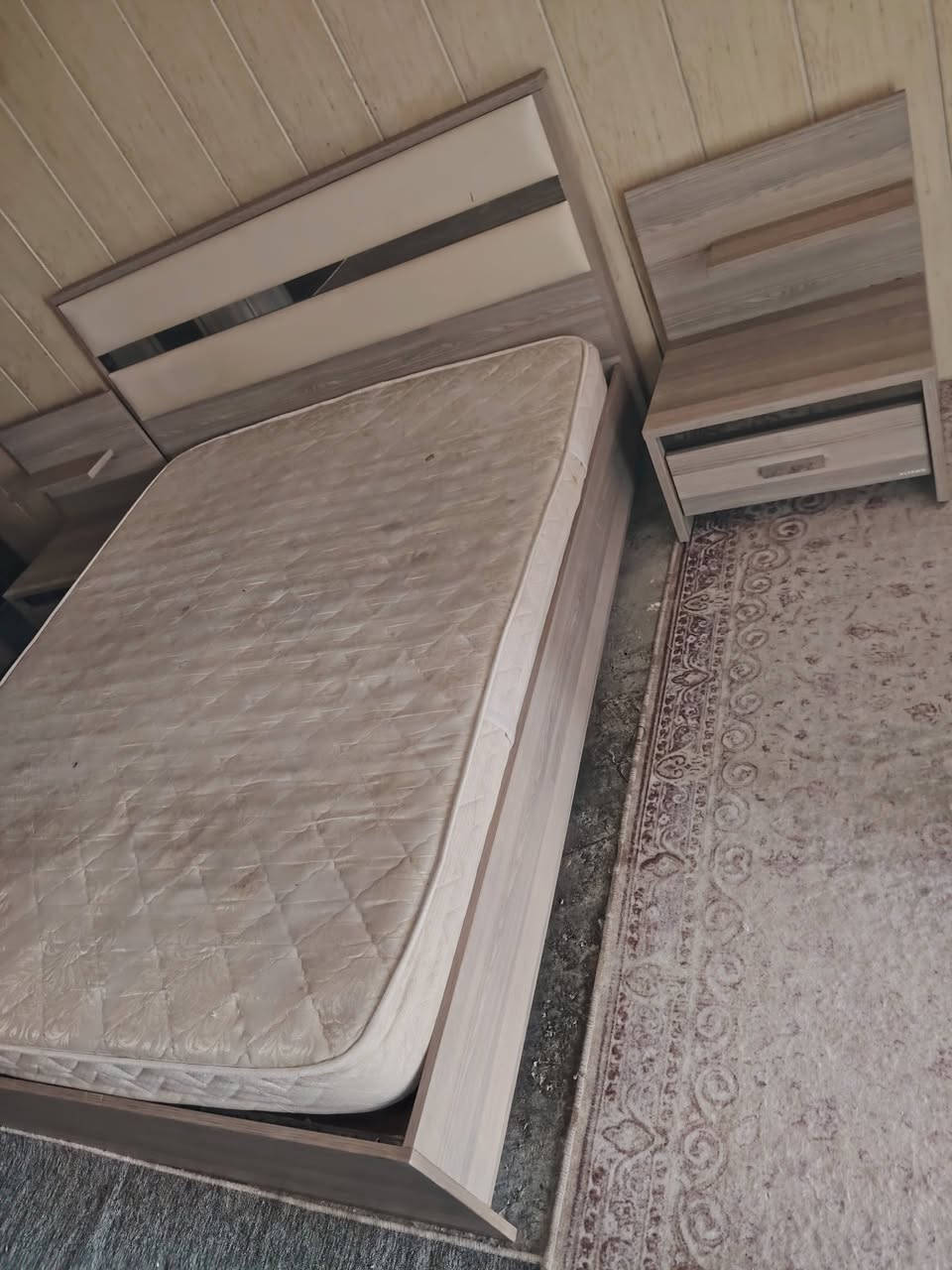 ئةم غةرازانة بوفروشتن هي ماليكي موحتاجة ***********
