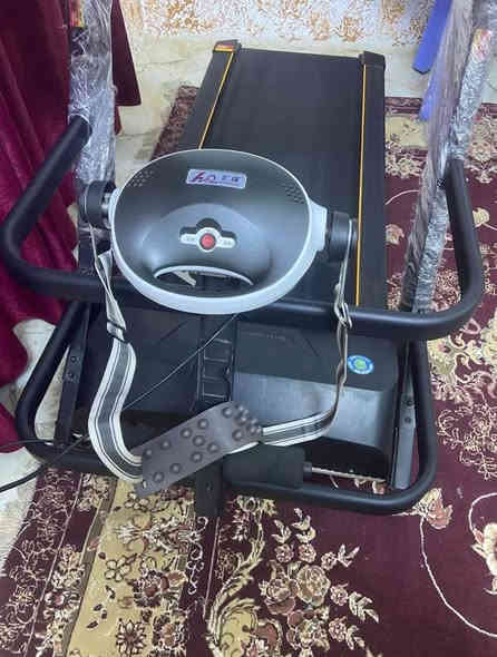 جهاز جري للبيع مستخدم شي قليل وزن مفتوح
سرعه 18 كم متر في الساعه
حاوي على 
١-شاشه  حجم ١٥ انج
٢-سماعات ستريو عدد ٢ 
٣-منفذ يو بي إس (الفلاش) لعرض الفيديوهات والاستماع الى الموسيقى 
٤-ومنفذ اوكس
٤-مروحه داخليه للوجه
٥-نضام جبلي 
٦-حاوي على كسار شحوم سرعتين 
٧-حاوي على الوقت t
٨-المسافه المقطوعه m
٩-السعرات الحراريه
١٠-نزول السربس نضام هايدروليك
السعر(٧٥٠)الف وبيه مجال بسيط
العنوان ديالى -شهربان
للاستفسار خاص
أو الاتصال ***********
