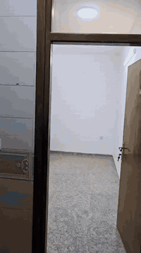 السلام عليكم يناية تحتوي على ثلاث شقق للايجار كل شقه تحتوي على غرفه نوم وصاله وخدمات بغداد الكرادة/الناظمية مقابل قاعه ليك من جهه السدة الاتصال على ***********
