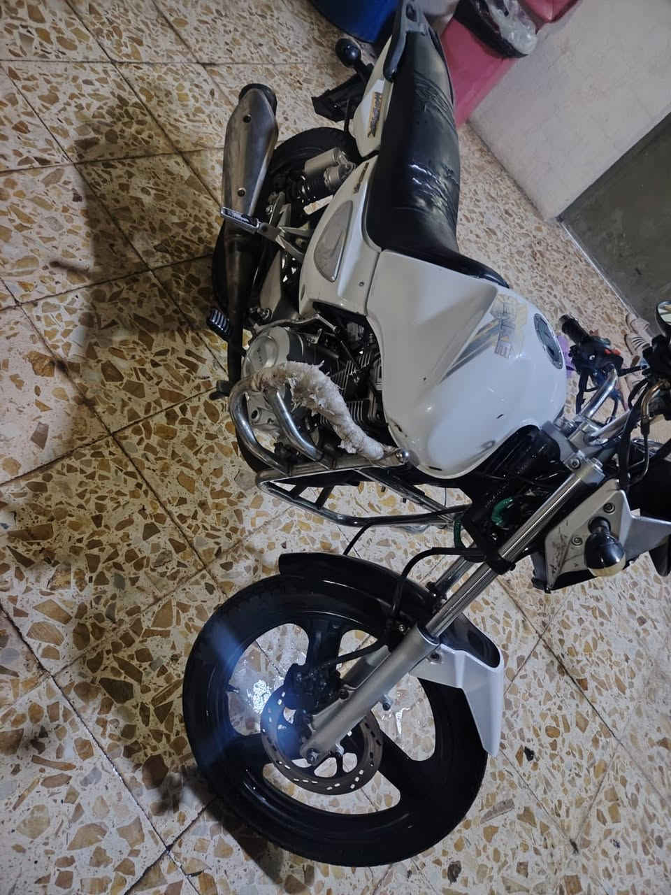 سلام عليكم شباب دراجه نكرة سلف محرك150ما مفتوح موديل 2017 ما ناقصها شي شوفت عينك شغل وطلع وين ما يعجبك سعرها 525(***********
