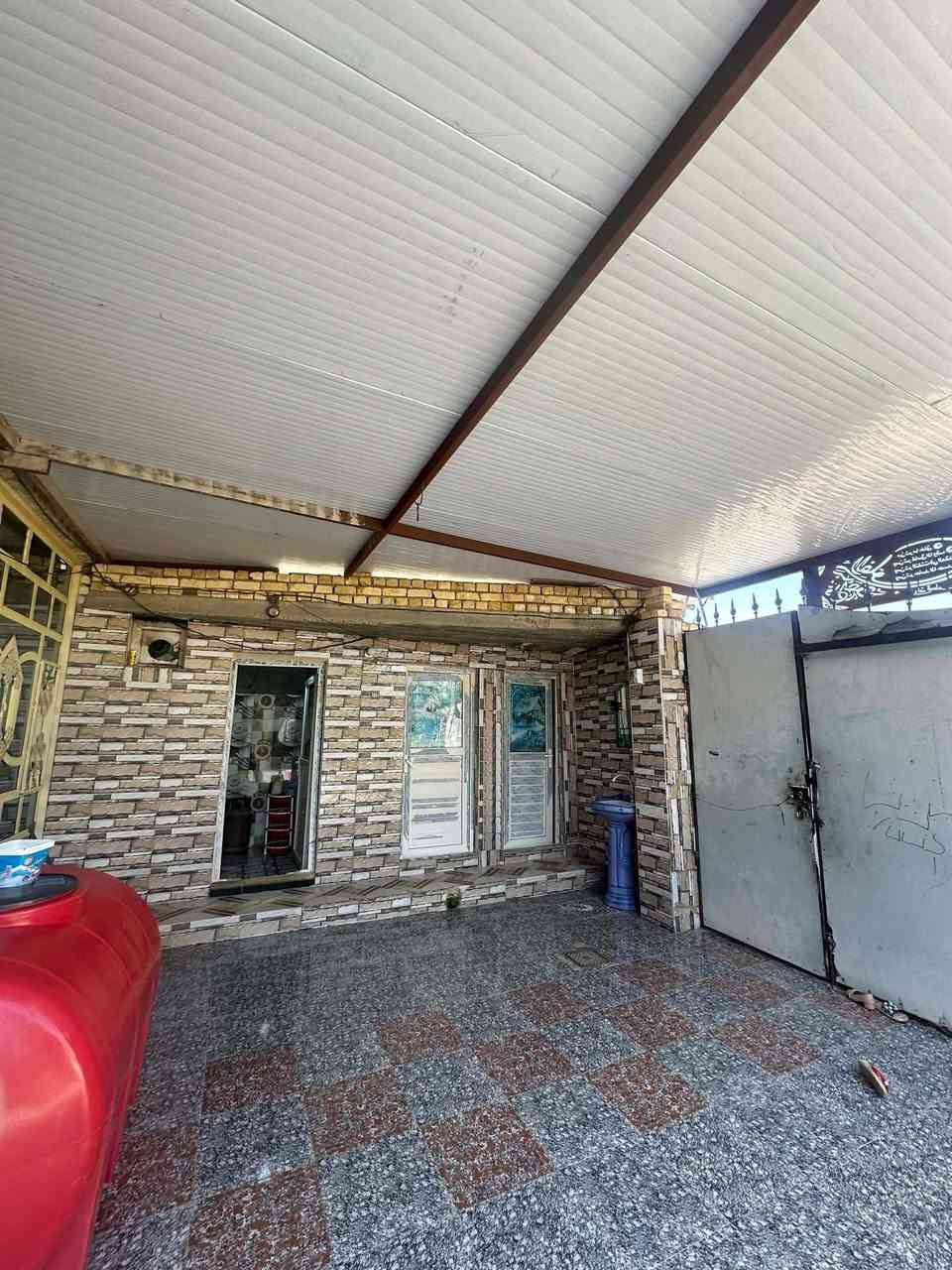 اخوان بيت 🏠 لبيع بحي المحكمه زراعي بناء حديث كل طابوك اعله من شارع بمتر مساحة البيت 450 البيت ركن صاير  
التواصل مع هذا رقم مكلف بنشر فقط 
     ***********
