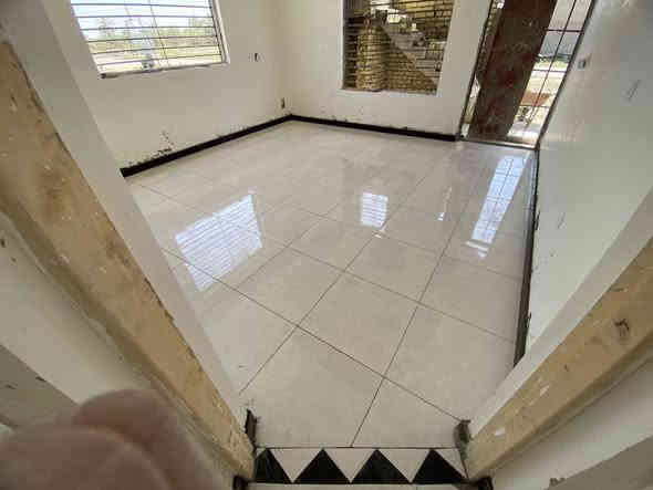 خلفه سيراميك بورسلين جدران ارضية وكاشي ومرمر داجه اولي وتفرغ حالياً بغداد ***********

