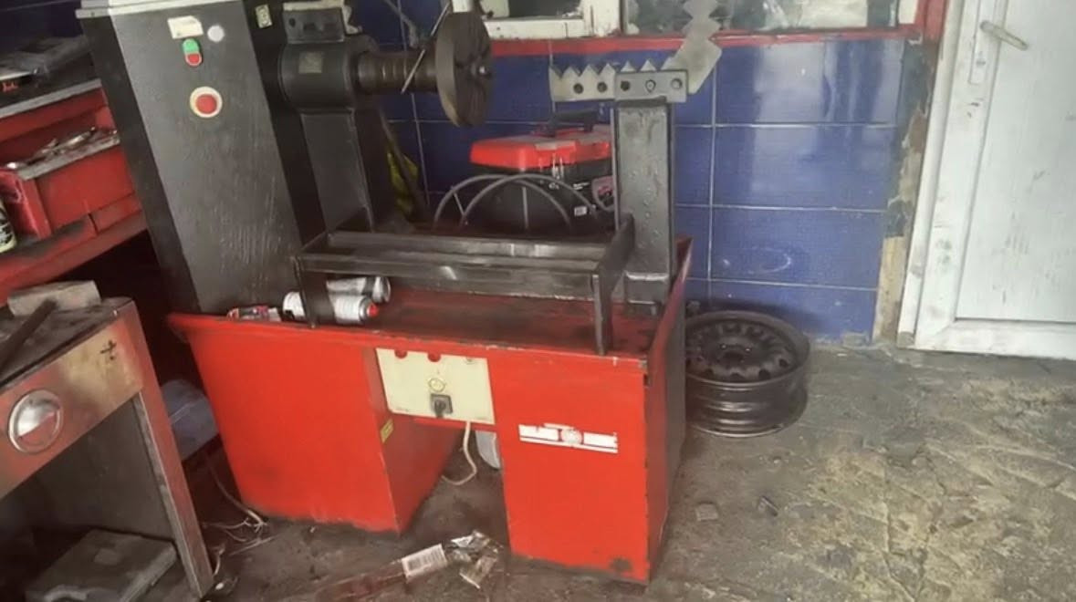 من رخصت الادمن المحترم ارجوا الموافقة على النشر جهاز تعديل ويلات هايدروليك ٣ فيز  تركي اصلي اصلي واستخدامه قليل استيرادنا الشخصي عنوان النجف ***********

