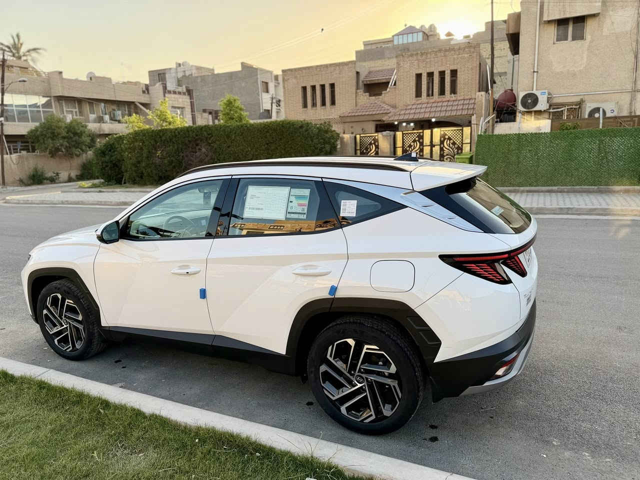 السلام عليكم
توسان موديل ٢٠٢٥ 
كفالة عامة 
فول 
كراسي كهرباء 
جنطة كهرباء 
تبريد كراسي 
بردات 
السعر 227 ورقة
***********
