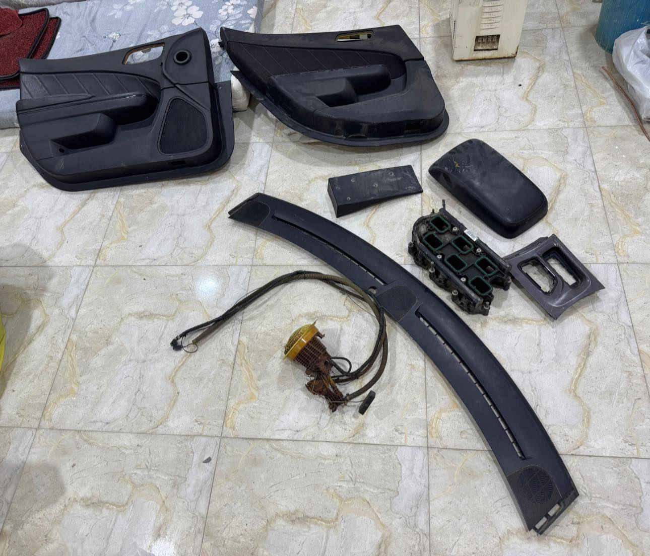 غراض جارجر
 كاعيات بلاديات 
حجر صالنصه تركي يطفي السيرفز وكتمه حلو وبطاين بوب ونوزلات 
***********
مكاني بغداد
