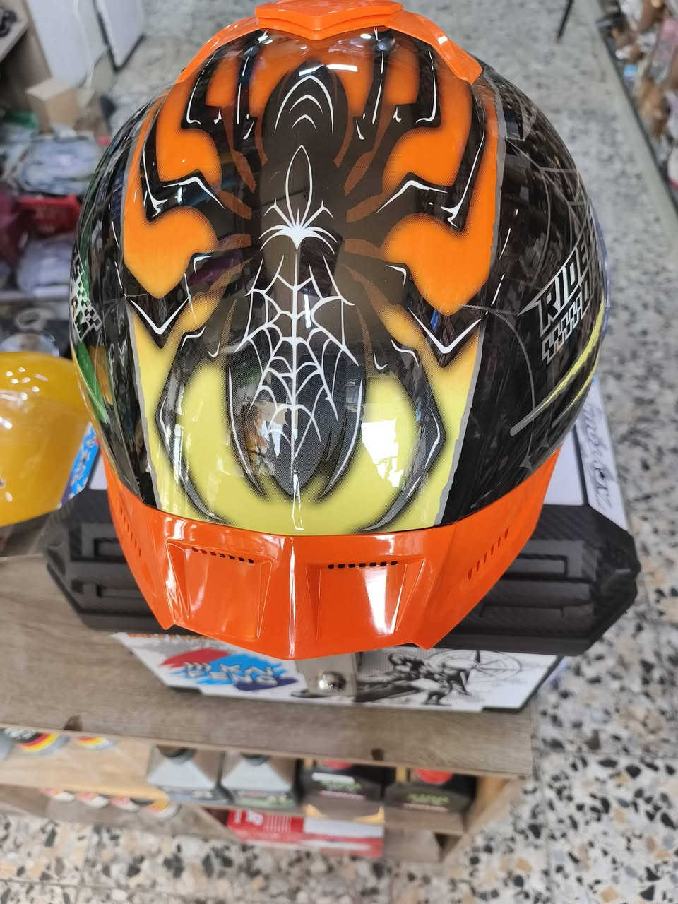 خوذه للبيع السعر 65 ألف
***********
