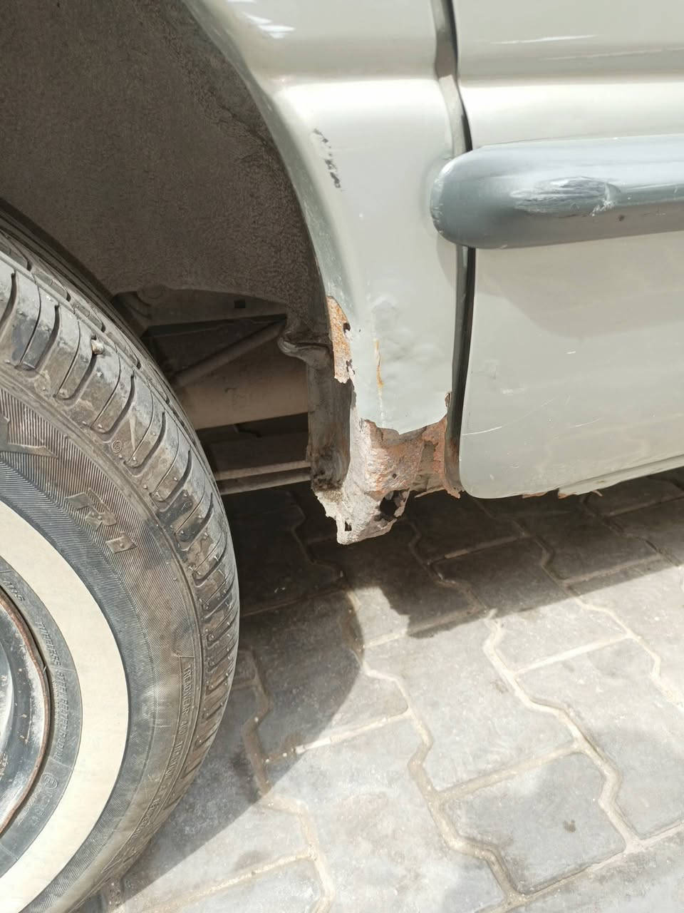 السلام عليكم ،،،،،، للبيع دوج كرفان موديل 2000 رقم بغداد دولي محرك 3000  محرك وكير ممتاز حدادية جيدة الكشر بلاد بس بي خياس  ما مسوي ،، تبريد قطعه واحده شغال عبوة بانزين جديده  السعر 42 وبي مجال مستعجل على البيع مكاني بغداد ،،، للتواصل على الرقم
***********
