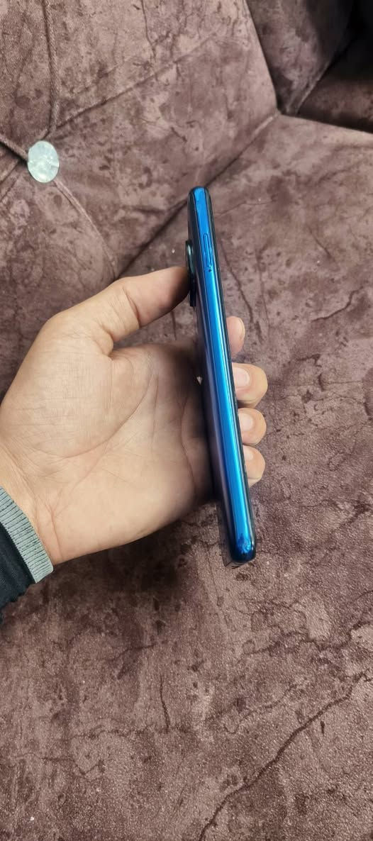 سلام عليكم بوكو اكس ثري برو ذاكره 256 شاشه 120 هيرتز مامفتوح وهاي الفطور بل لزكه شاشه نضيفه ببجي 60 فريم  السعر 140 وبي مجال حك الجيه مكاني كربلاء حي العامل ***********
