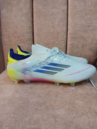 قياس 44 • توصيل مجاني