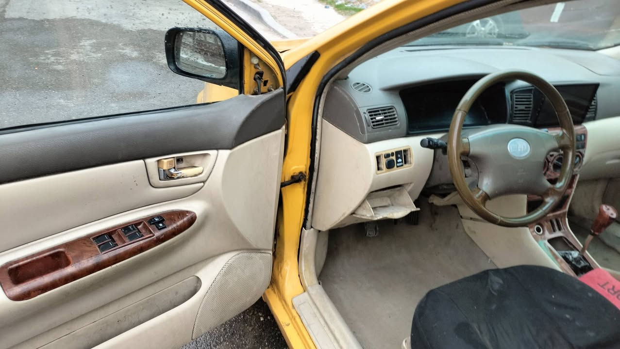 سلام عليكم بي وايدي موديل 11 مصفره هيه كير ومكينه مكفوله وتخم تاير عنوان بغداد حي جهاد سعر 37 رقم تلفون ***********
