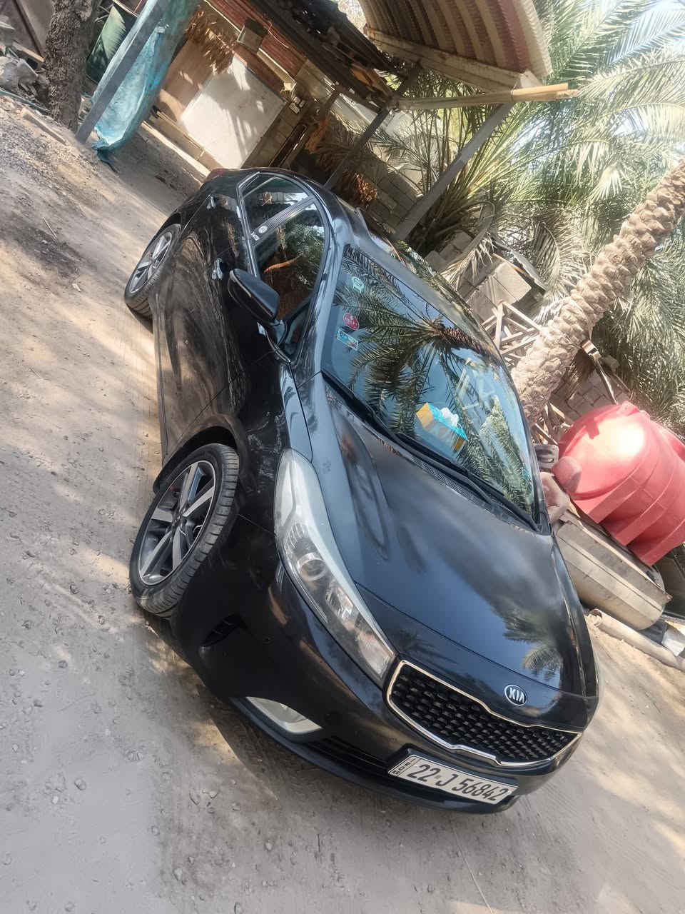 للبيع فقط
كيا سيراتو موديل 17(vip) خليجي وكاله زهره البخيت 
كفاله عامه من الحادث والكص والتبديل والصبغ 
فقط رصعات زغيره +كم شخط زغار 
لون جوزي (بيبسي) 
ممشه السياره (130)وقابل للزياده
مواصفات السياره خليجي (vip)  
مكينه 2000 دوش (sport) 
بصمه تشغيل +ابواب +صندوق
سلايت روف حركتين
تبريد امامي +خلفي+ثلاجه بالجكمجه 
التبريد ثلج منفصل (دبل فريز) DUAI 
كشنات جلد لونين اسود +مشمشي
تدفئه +تبريد بالكشنات +كشن السايق كهربائي +خزن ميموري لكشن السايق 
تدفئه بالستيرن +شفتات ستيرن(sport)  
تحكم ستيرن فول +اوامر صوتيه ستيرن متعدد الوضعيات 
ثلاثه وضعيات للقياده (sport+normal+Eco) 
5ويل كب حجم 17 طخم تاير جديد مع السبير 
10ايرباكات دشبول +جوانب (تكم) +الاماميه والخلفيه
لايت زنون بلادي +لد امامي نهاري +لد خلفي 
حساس امامي + حساس خلفي بلاديات 
كامره خلفيه دواره زاويه 45
(رادار جانبي ) نظام النقطه العمياء بالمري الجانبيه 
(رادار خلفي )تنبيه عند الرجوع للخلف والتنبوء بقدوم اي سياره من الجوانب الخلفيه يمينآ ويسارآ 
نظام الثبات الالكتروني (مانع انزلاق) ABS+EBD
حساس ضغط الاطارات 
نضام ترحيب عنده الاقتراب من السياره 
شاشه لكشف الاعطال والتحكم بميزات السياره  شاشه لمس +منفذ lpod+AUX+USB+white+بلوتوث
مثبت سرعه 
سبايدر خلفي بلاد 
يدات نيكل +نيكل مري +جام اشاره بالمري 
مري شفط تغلق تلقائي  
رقم السياره اربيل الرقم الجديد السنويه ساقطه صار 4اشهر السياره بئسمي مكاني بصره ابي الخصيب مهيجران شارع حسينيه العاشور  
السعر 142ورقه 
ملاحضه اكو جراد بالقماره والبنيد يرادله بوليش 
للاستفسار *********** واسف للاطاله بس هذي مواصفات السياره وبالخير علئ الي تصير من نصيبه تحياتي للجميع
