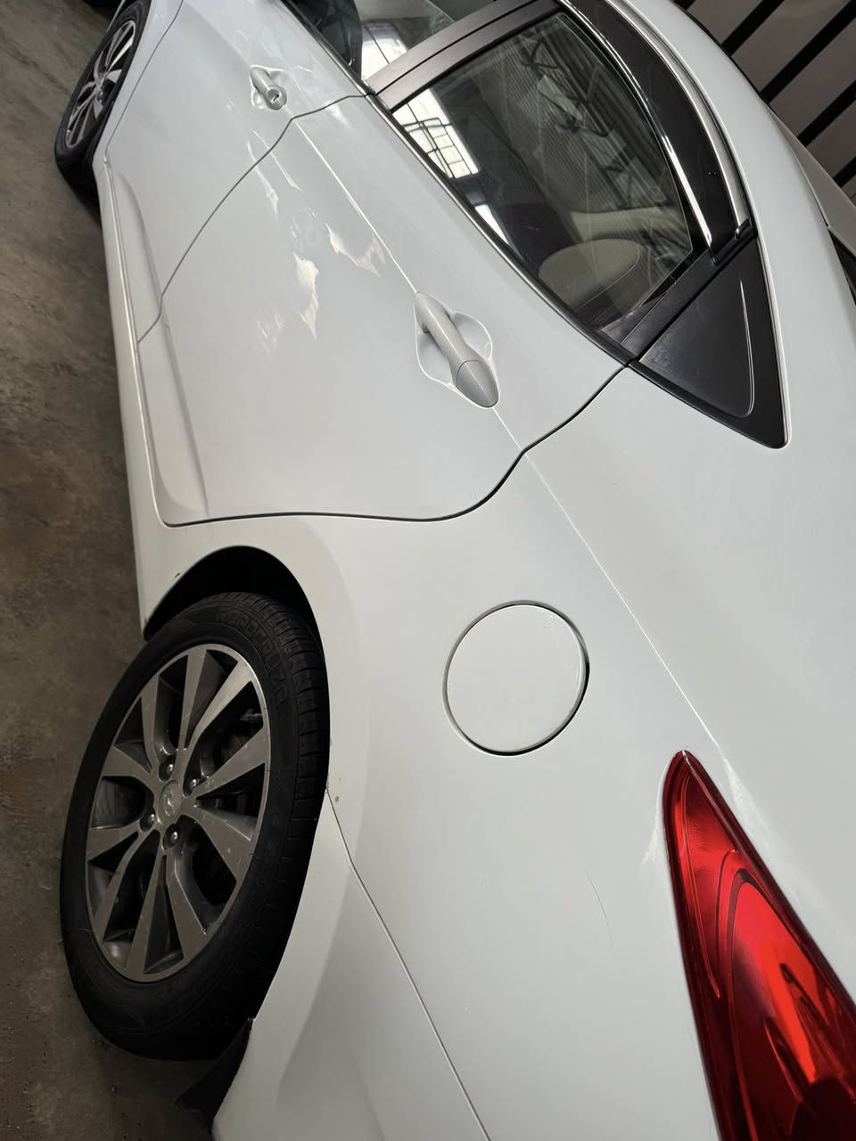 السلام عليكم 
مكان سياره بغداد ورقم سياره بغداد 
اكسنت 2015خليجي بيها جاملغ خلفي صبغ ودوساتً 
فتحه سقف تحكم ستيرن ويل كروم سياره حلوه نضيفه 
السعر 105وبيها مجال بيع او مرواس
***********فقط اتصال مابي وتساب
