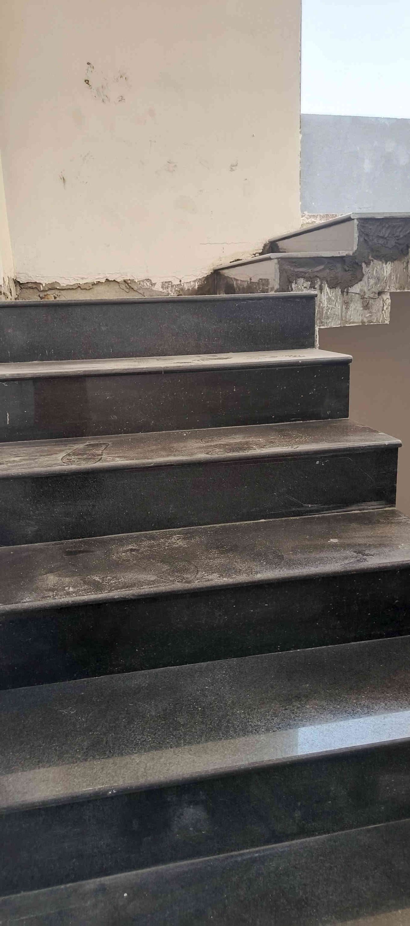 خلفه سيراميك شغل درجة أولى من سماوه متواجد حاليا في البصرة لتواصل ***********
