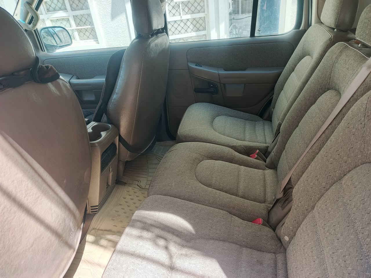 اريد اراوس بتاهو من موديل 2010افى موديل 2020
اللي عنده ويراوس يعلق او يراسلني خاص
سيارتي فورد اكسبلور موديل 2004باسمي 
السياره كلين مثل ماموضح بالسونار اللي ناشره 
سته سلندر محرك 4000ثلاث قطع تبريد السياره حلوه محرك وكير وتبريد وكهربائيات مكفوله رقمي ***********
