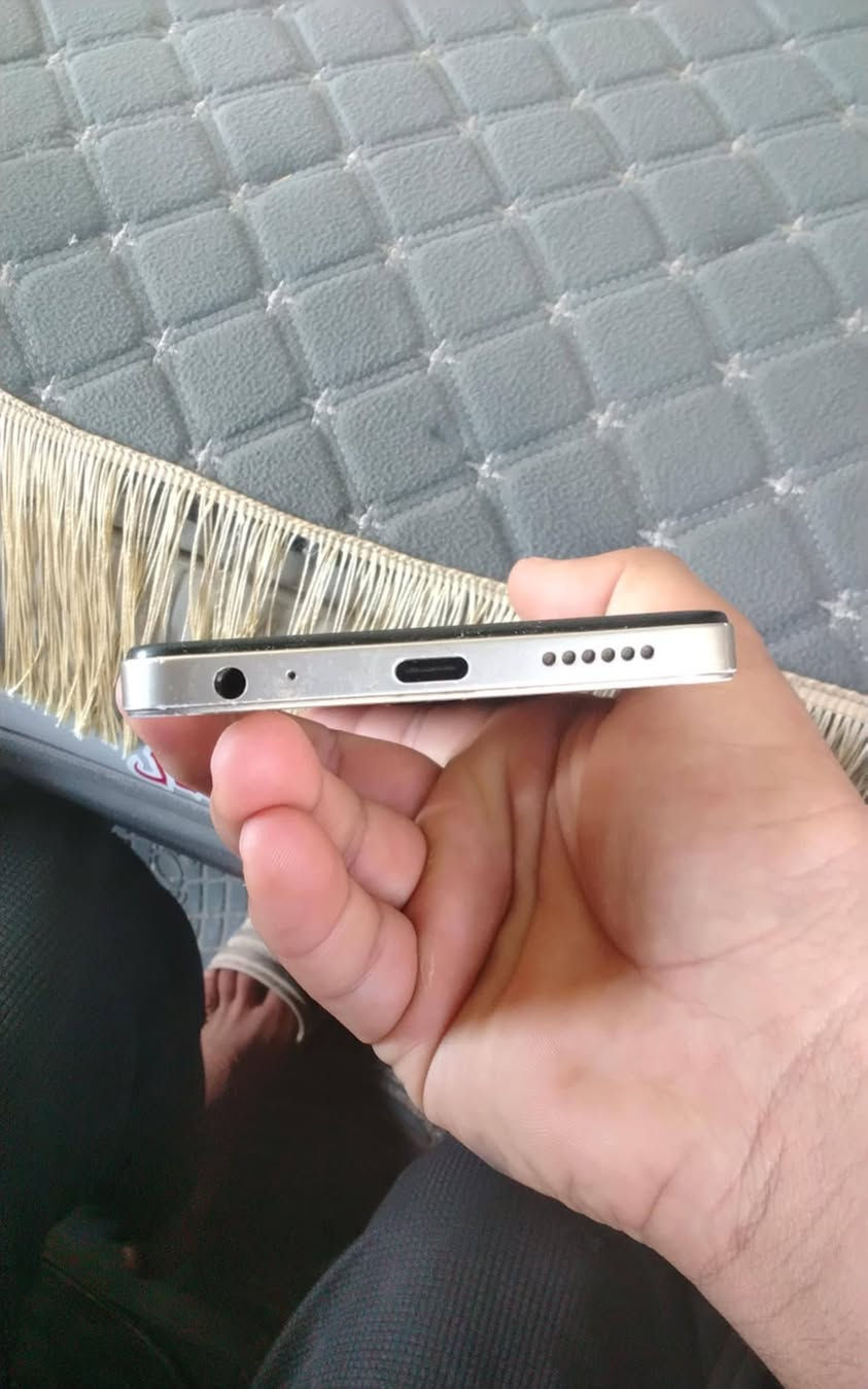 السلام عليكم  للبيع تكنو سبارت ذاكره 128 نضافه جدام العين جهاز بل شرط كامل مكمل سعر 100الف


**إذا كنت صاحب هذا الإعلان وتريد حذفه لأي سبب، رجاءا أرسل رسالة إلى الدعم الفني**