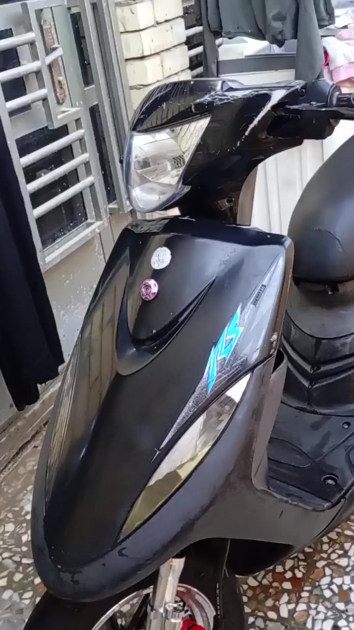 سلام عليكم دراجة ماكس عدلة مكفولة كفالة عامة نكرة بكل وكت دراجة نقص برغي ما بيهة بلادية من تايوان بس بس تزويدويالة نجمة تايرات جلاتين بغداد تقاطع دريش سعر 800 بيهة مجال حك جية      ***********
