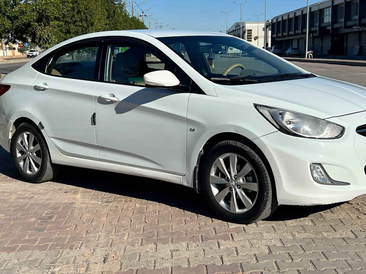 السلام عليكم حبايي

اكسنت 2013 خليجي

محرك 1600

ماشيه 90 الف km حقيقي

السعر 105 ورقه بيها مجال حك جية 

العنوان  (خانقين)

للاتصال (***********)
