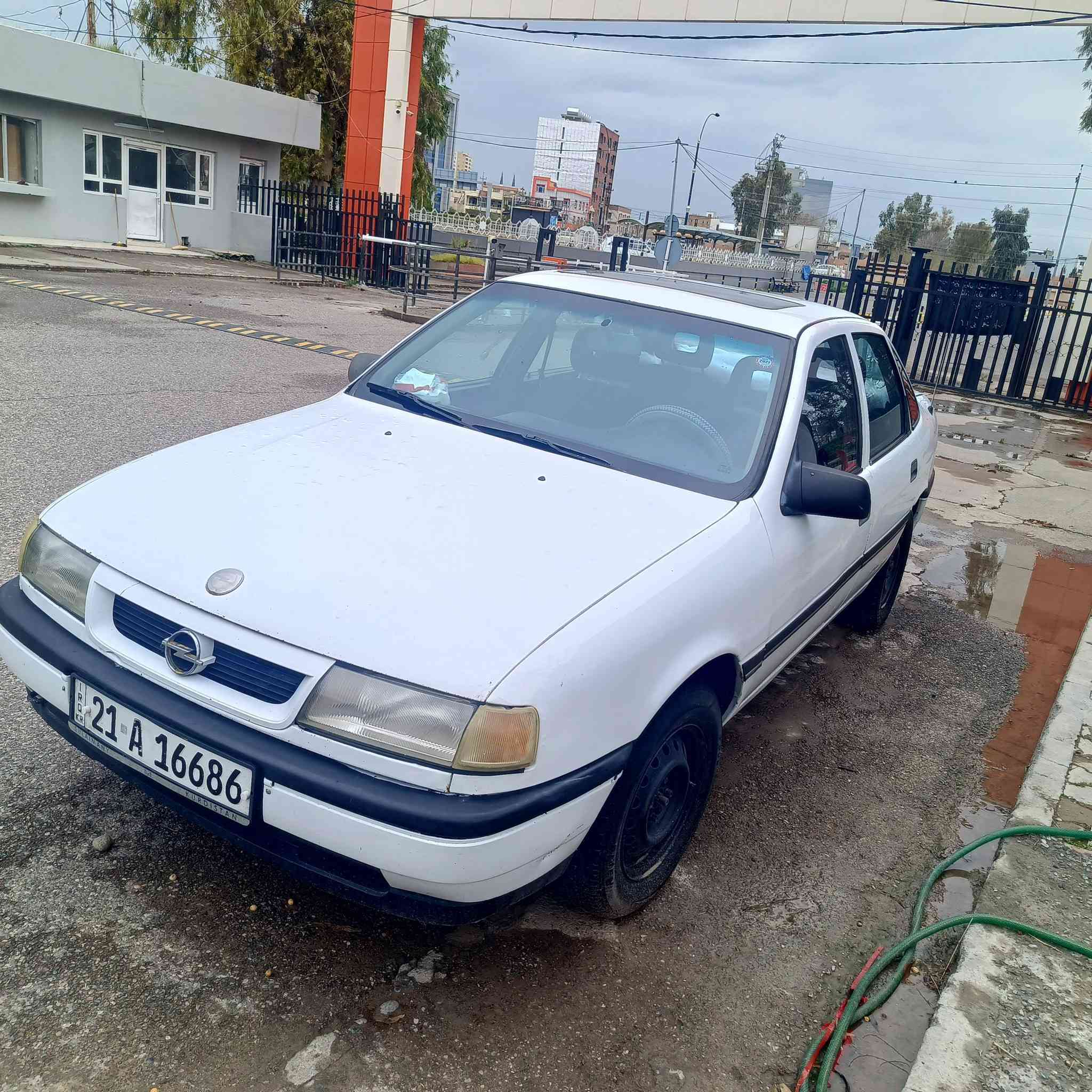 موديل 1991
محرك 18 
سنوية جديد 
كوبون بنزين 
هزة جديد 
بدون ضربة و سبغ 
***********
