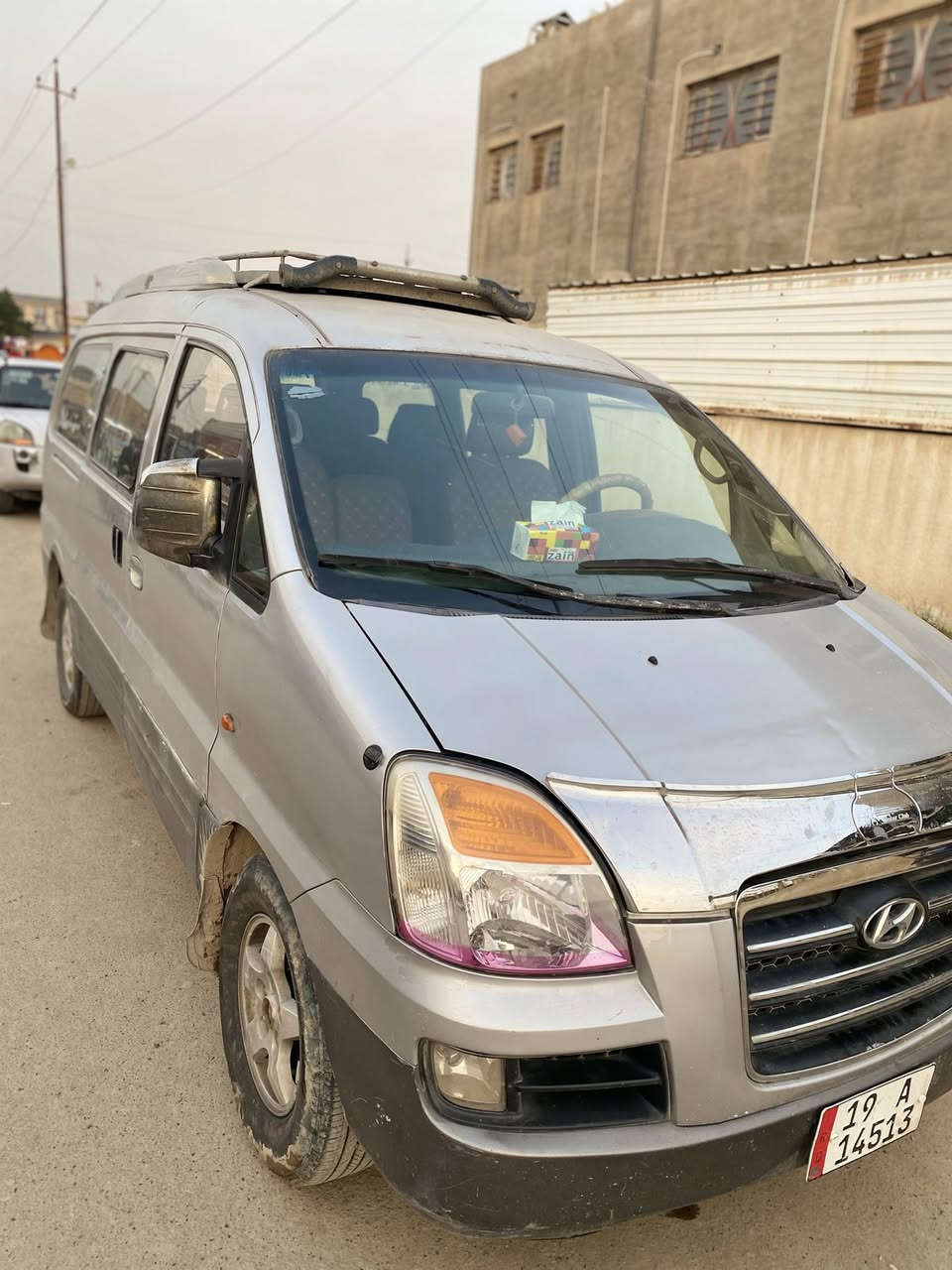 سياره ستاركس موديل 2001 محدثه 2007 المحرك مفتوح كير عادي سنوية جديده باسمي السعر 65 وبيها مجال 
‭0781 773 0343‬
