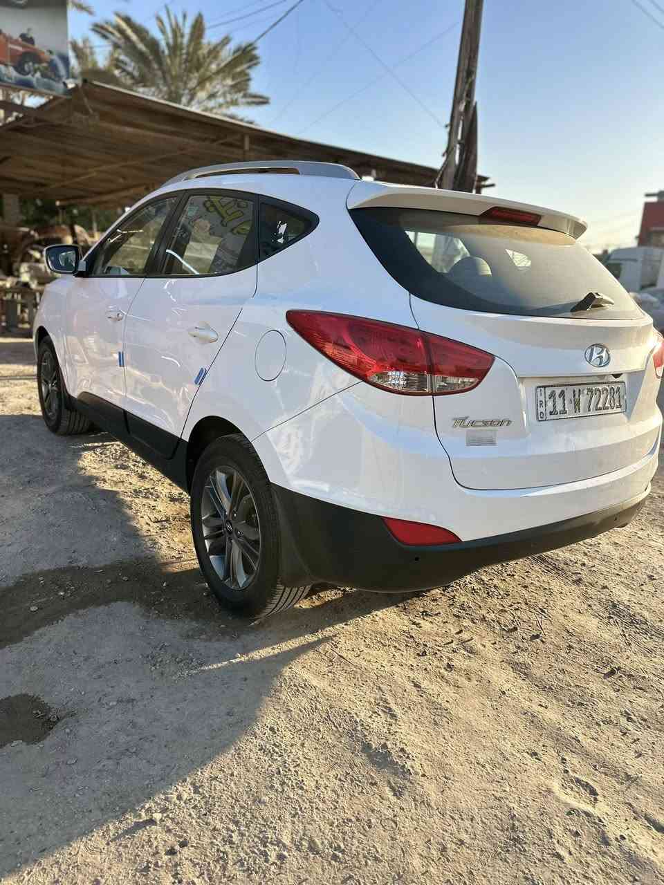 توسان 2015 خليجي
ماشيه 140
اشاير ب مرايات 
تحكم ستيرن 
بيها ضربه مبدل فقط دعاميه و ماصده وبدنه وجاملغ بي شبر بارد صفحه ايمنه
سياره خير من الله 
مكاني الدورة شارع 60 
سعر 153 بيها مجال 
رقم *********** مابي واتساب
