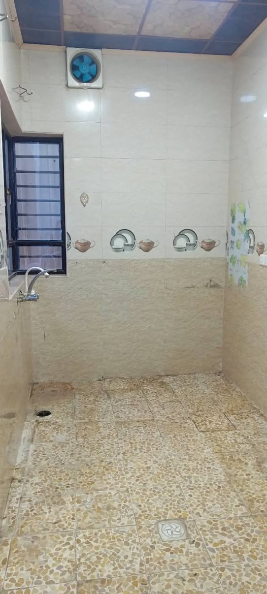 دار للايجار حي الشيماء بالقرب من جامع الشيماء
 طابق ارضي معزول مساحة الدار 100متر 
غرف نوم هول حمام مطبخ مخزن 
 للاستفسار الاتصال على الرقم 
 ***********5
