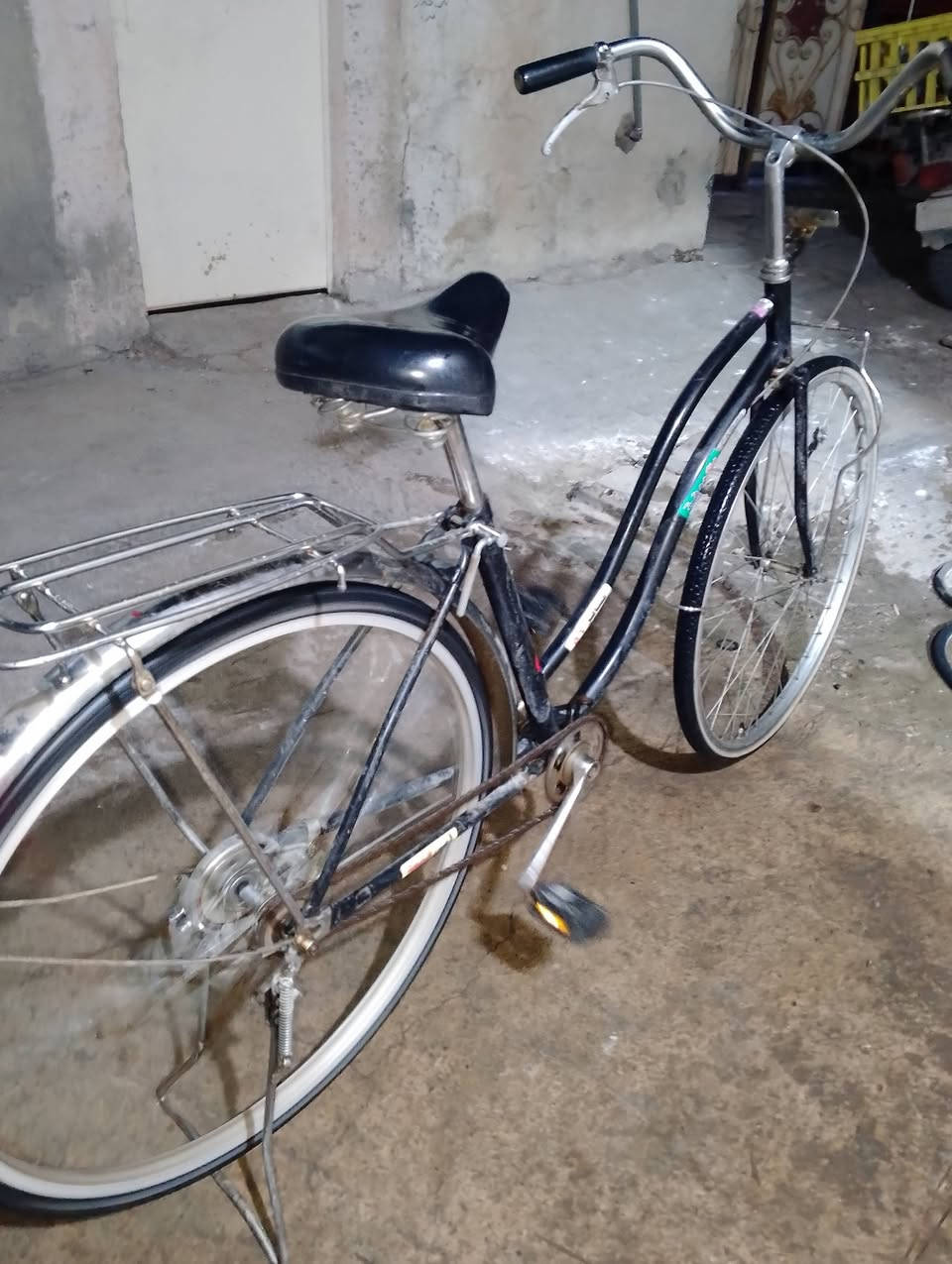 بايسكل حجم27 للبيع فقط بريك كدام و جامه لاوخ لي كدام مابي مثل ما كدامك سعره60وبي مجال


**إذا كنت صاحب هذا الإعلان وتريد حذفه لأي سبب، رجاءا أرسل رسالة إلى الدعم الفني**