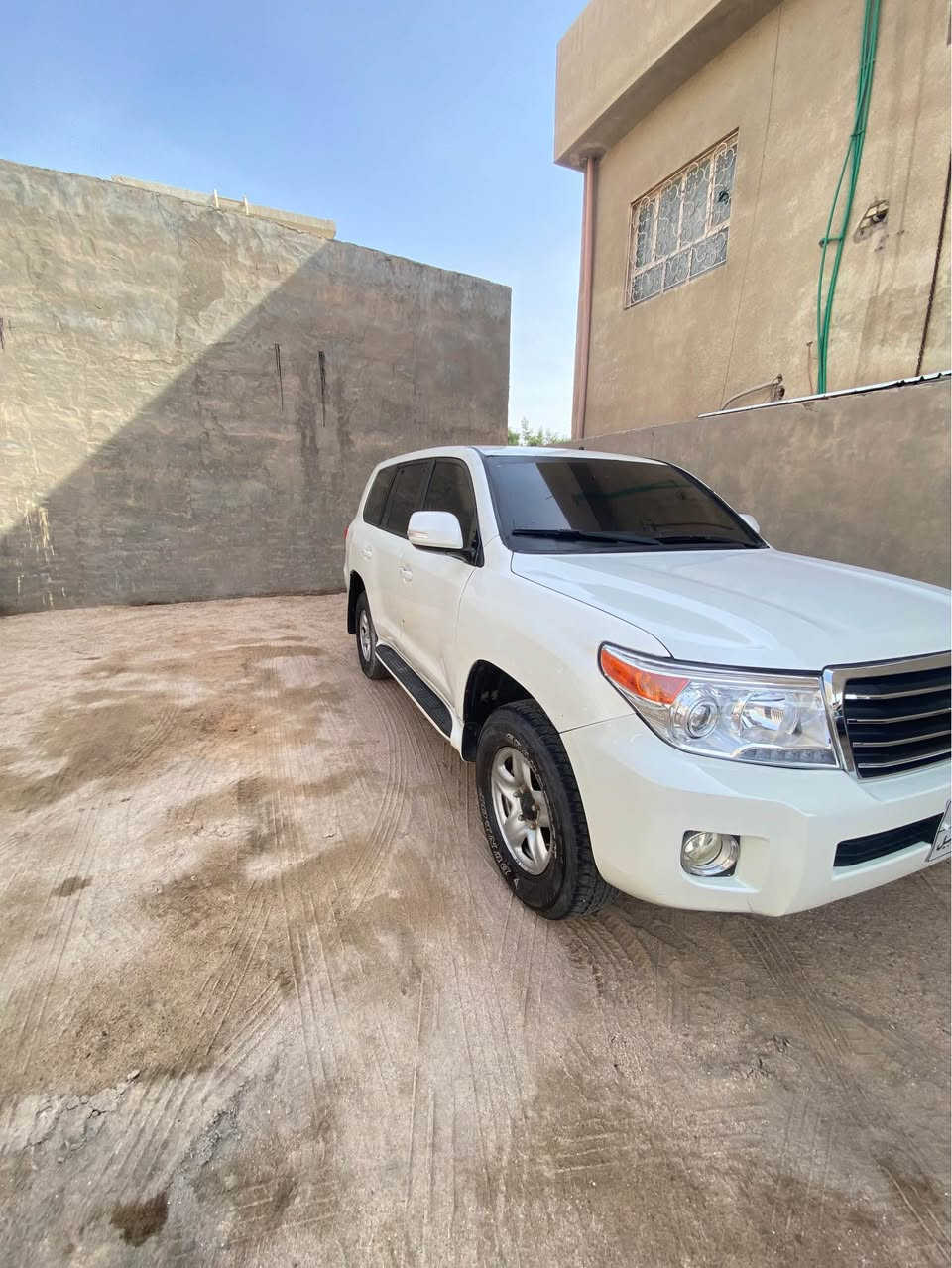 السلام وعليكم 
من رخصت الادمن المحترم 
للبيع لاندكروز جكسارة مصفح تصفيح بلاد B6 موديل 2013 السيارة جاهزة وحلوى كير مكينة تبريد حدادية تايرات خير من الله السيارة جاهزة من جميع النواحي اي ستفسار تصال على *********** هاشمية, بابل
