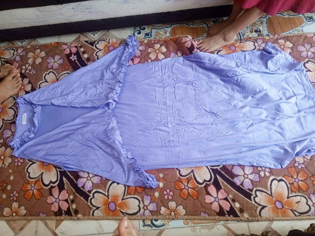 توفرت شلحات عله 7 
والدشداشه عله 8
مكان رميثه


**إذا كنت صاحب هذا الإعلان وتريد حذفه لأي سبب، رجاءا أرسل رسالة إلى الدعم الفني**