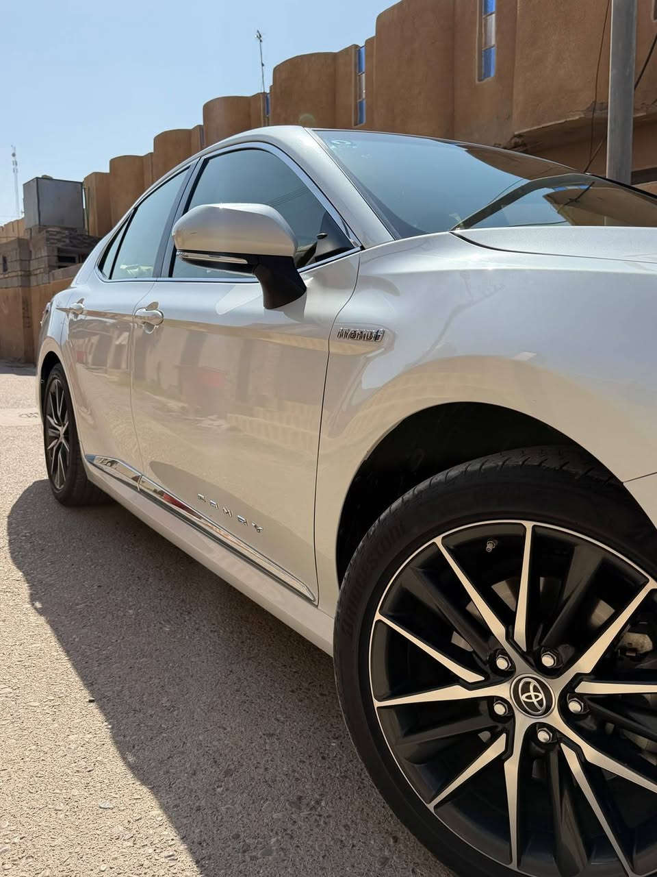 كامري موديل 24  هايبرد بانزين عبد اللطيف جميل السياره مغلفه جلد ماشيه 58 حقيقي كفاله عامه عده طخه كلش خفيفه موضحه بالسونار السياره بأسمي تحويل ثاني يوم السعر 235 وبي مجال حك الجيه مكان السياره الانبار الخالديه اي استفسار الاتصال على الرقم ***********
