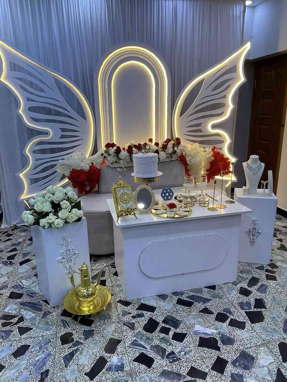 كوشه كامله للبيع مره وحده طالعه كلش حلوه  ***********
