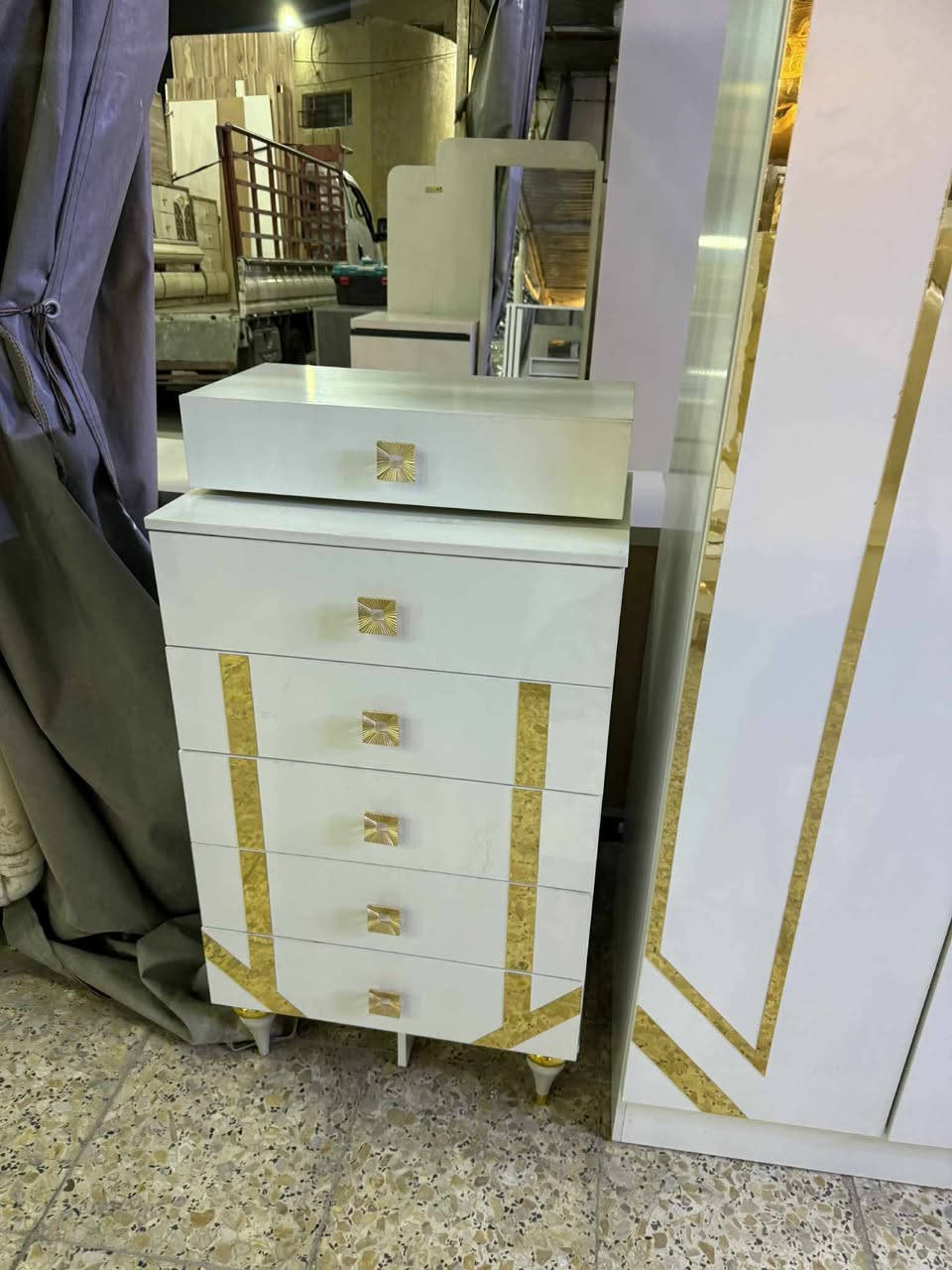 @إشارةة ✨ غرفة تركي  مودرن  8قطع ✨
نظام أبواب    بروفايل فاخر
سرير مخزن جك 
 ضهر بلوك
 
 قماش وتر بروف أصلي
 سرير مخزن جك 
✨ نظافة 99/💯
🚚 شد ونقل مجاني داخل بغداد
📦 توصيل للمحافظات بأسعار رمزية
للحجز اخذ سكرين وتفضل خاص✨


**إذا كنت صاحب هذا الإعلان وتريد حذفه لأي سبب، رجاءا أرسل رسالة إلى الدعم الفني**