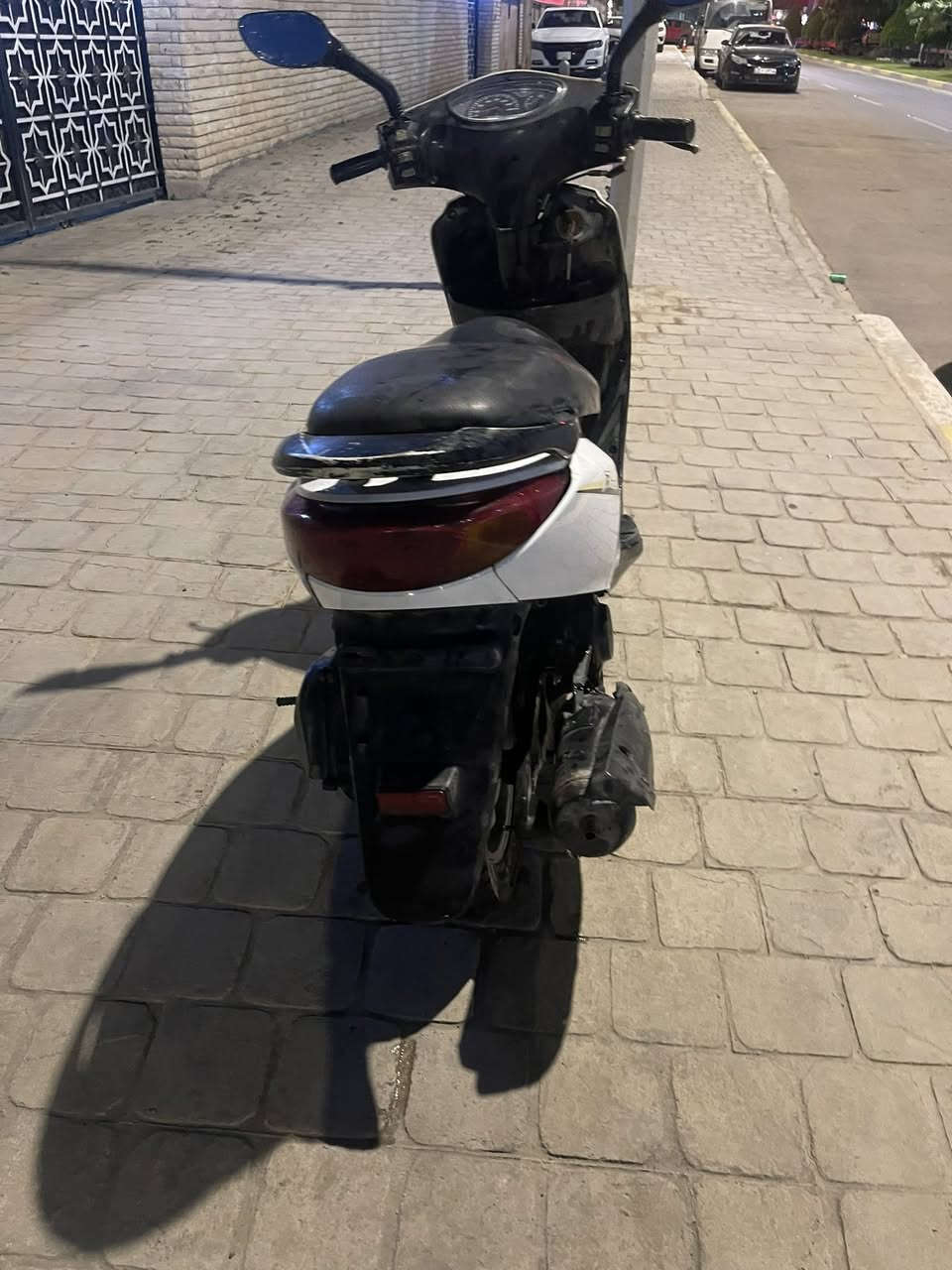 دراجه ابريز كابريته اصليه كهربائيات كله شغاله سلف وهندر تشتغله فشكته ابلاديه دبلات جدد شلعه ومعدل السعر ٤٠٠ مكاني جادريه.  خاص.   ***********
