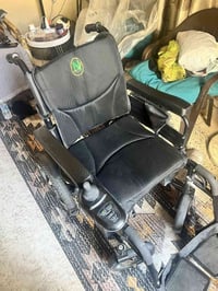 كرسي شحن • جديد • مستخدم مرتين