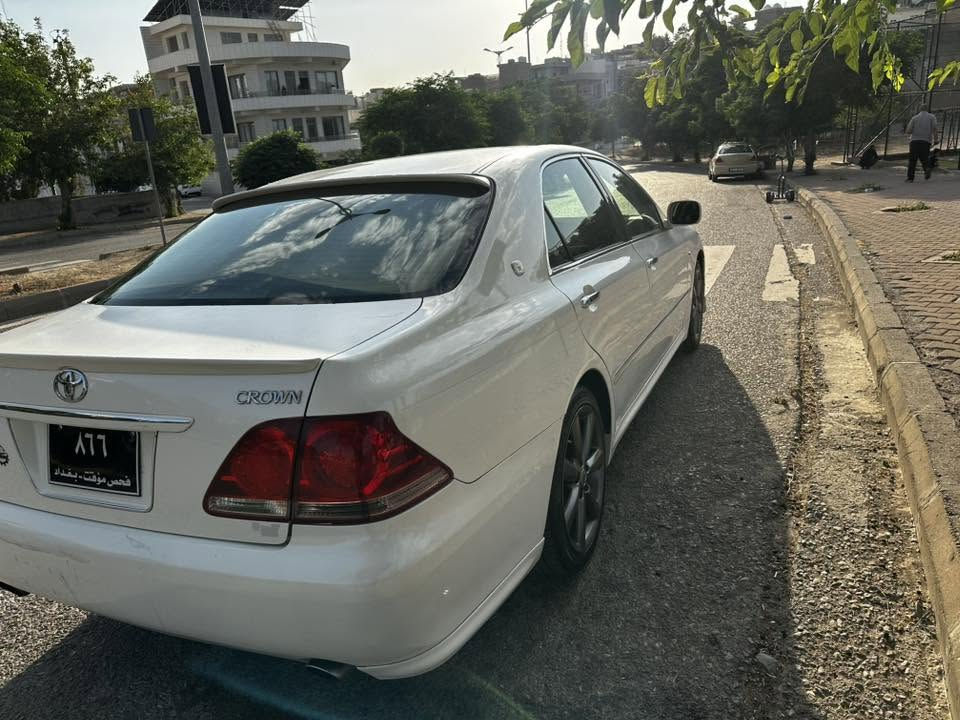 180 گیڕ گەورە مەکینە بچووک
شاهینە سپۆڕت ١٨٠ گێڕ گەورەی مەکینە بچوک ئاڵتونی بازاڕ
 سێ دووگمە

موس موس موس 
کۆدی هەیە 
مۆدێل ٢٠٠٧ لۆک لۆک 
گێڕ و مەکینە بە شەرت حەتا قەباخ تابتی مەکینە نەکراوەتەوە
لایتی لۆک و ناوچەی کوێر 
 چوار تایەی لۆک 

داشبڵی ڕەقەم یەک بێ شکاوی و قرنج 
تەبرید سارد و گەرم تازە غازی پڕکراوەتەوە
کەم و کورتی نیە سەیارەی ماڵەوەیە نەک مەعرەز 

نرخی ٦٧ گەڵا و مامەڵەیەکی برایانە 
***********
