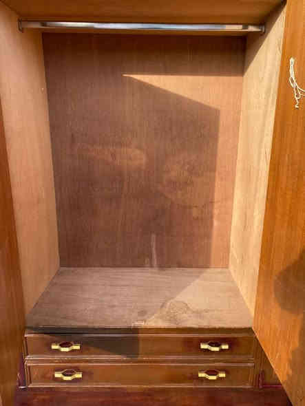 قنصور ٦ ابواب نظيف جدا شغل ثقيل السعر ٢٥٠
الرفاعي قرب نفق الصحة
*********** موصل
