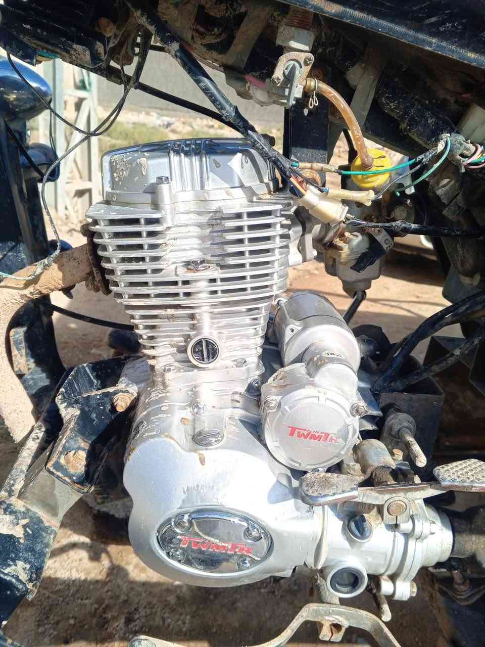 سلام عليكم ستوته للبيع نضيفه ومكفوله كفاله عامه اوراق جبرين مديل 16 محرك جديد اكسن مقفل تايرات خطه دبلات جدد ستوته متعوب عليه مكان نجف مداور من وكيل سعر مليون650 وبيه مجال  رجائن لحد يكسر بل سعر  ***********
