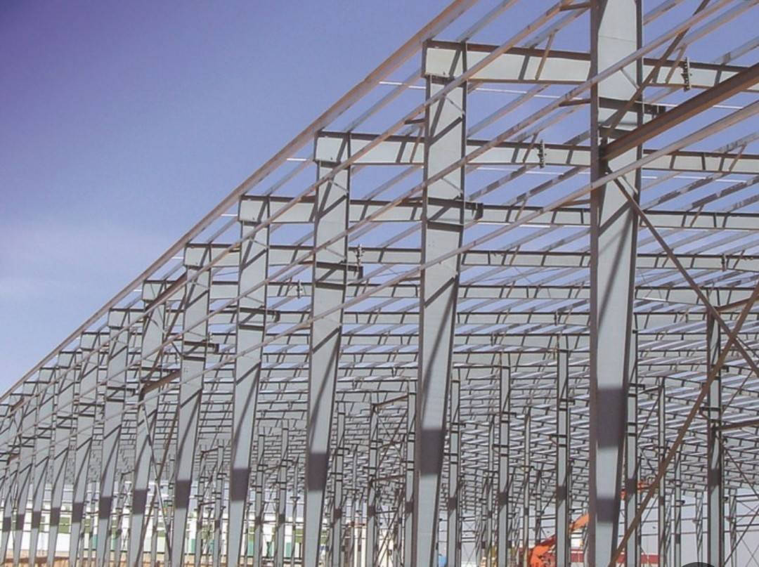 متوفر كادر ايراني ذو خبره عاليه في بناء الجملونات الحديد .
 🤩🤩وبأسعار تنافسيه 🤩🤩
للاستفسار الاتصال على الرقم 
***********
