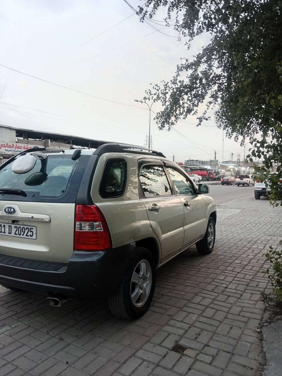 السلام عليكم من رخصة الإدارة المحترمة كيا سبورتج موديل ٢٠٠٧ رقم بغداد نكليزي تحويل مباشر السياره كاهزه من كلشي بيها ضربه تكمه فوك السايق   مصبوغه عام بدون دواخل مكينه ٤ سلندر حجم ٢٠٠٠ كير مكينه صدر تبريد كهربائيات كلها علبلاد شاشه كامره سنتر لك حجي كل البيها ذاكره لتكلي سونار وفلان شي سياره خير من الله وبالعافية ع ياخذها ترايها كلش حلو السعر ٨٧ مكان السياره بغداد الكفاح قرب مستوصف الشيخ عمر رقم الهاتف *********** اسف على الإطالة
